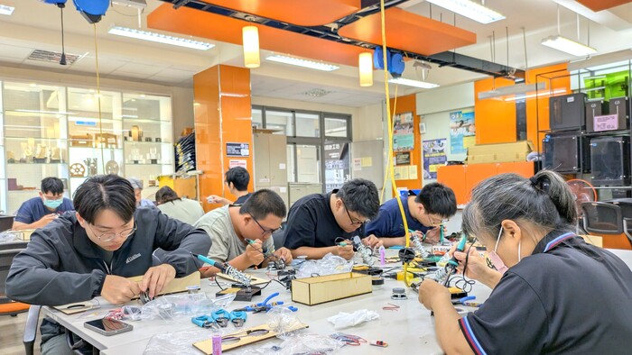 20250423-0430【正修創客基地×工學院】基礎電子應用實作工作坊-舞蹈燈藍芽音箱圖片