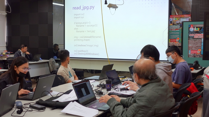 2025【正修創客基地×工學院】同儕學習社群研習-AI人工智慧應用與實作工作坊系列活動圖片