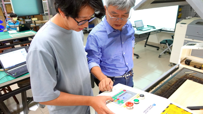 20251203【正修創客基地×工學院】雷射切割應用體驗工作坊-雷切小木盒圖片