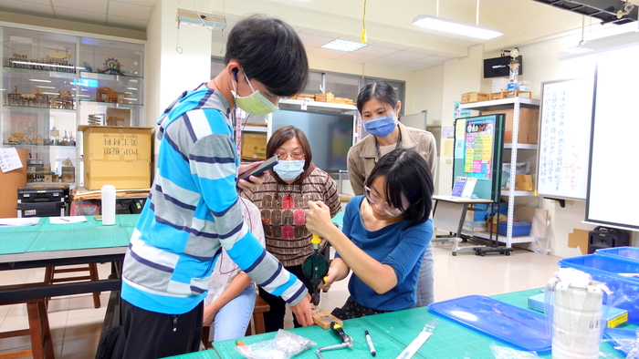20251126【正修創客基地×工學院】基礎金工應用實作工作坊-錫飾花紋製作小物圖片