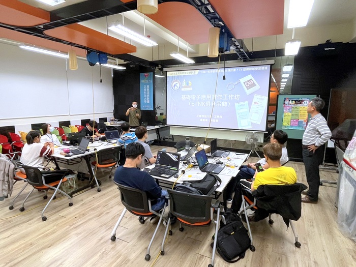 20251119【正修創客基地×工學院】基礎電子應用實作工作坊-e印俱全吊飾圖片