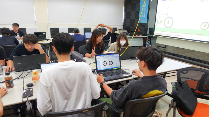 20250418【正修創客基地×工學院】簡易物件設計與動態模擬實作工作坊圖片(另開新視窗)