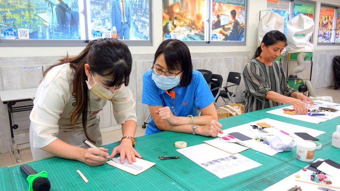 20250604【正修創客基地×工學院】工程材料應用實作工作坊-皮革自動彈片開合收納包圖片