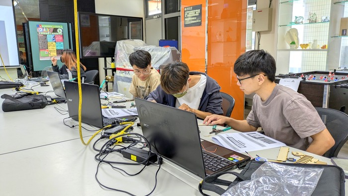 20250528【正修創客基地×工學院】基礎電子應用實作工作坊-聲聲不息跳動燈圖片