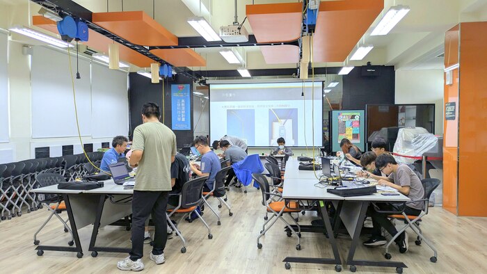 20250528【正修創客基地×工學院】基礎電子應用實作工作坊-聲聲不息跳動燈圖片