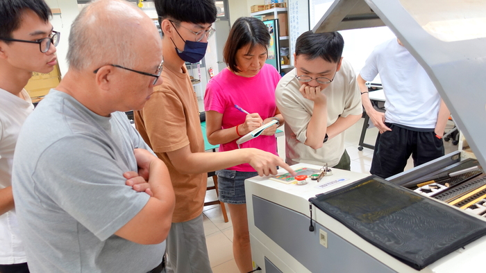 2025【正修創客基地×工學院】同儕學習社群研習-雷射雕刻教育訓練及基礎實作工作坊圖片