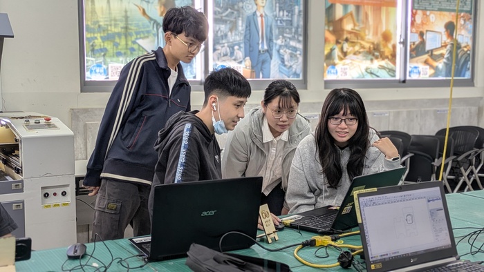 2025【正修創客基地×工學院】同儕學習社群研習-雷射雕刻教育訓練及基礎實作工作坊圖片