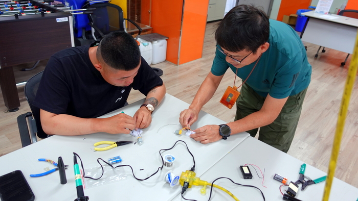 20250611【正修創客基地×工學院】基礎電子應用實作工作坊-光感動力車圖片