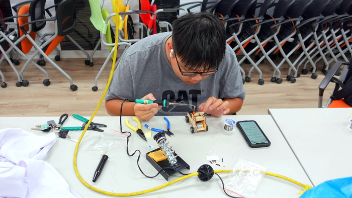 20250611【正修創客基地×工學院】基礎電子應用實作工作坊-光感動力車圖片