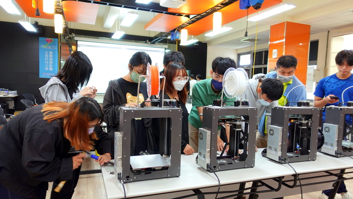 2025【正修創客基地×工學院】同儕學習社群研習-3D列印基礎入門及教育訓練工作坊圖片