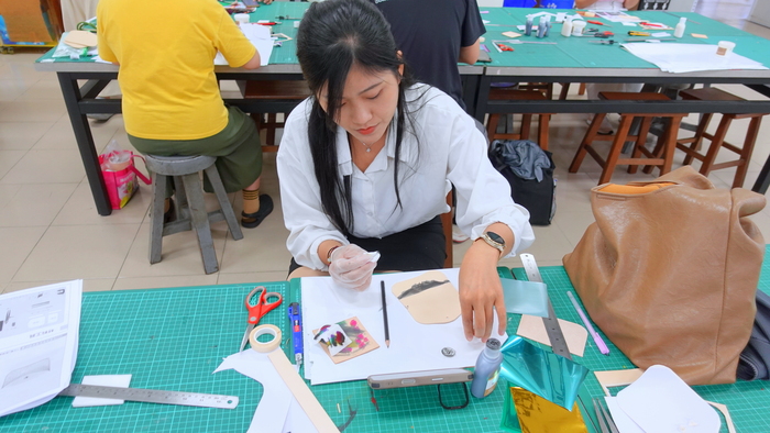 20250514-0521【正修創客基地×工學院】工程材料應用實作工作坊-燙金立體皮革磁釦小包圖片