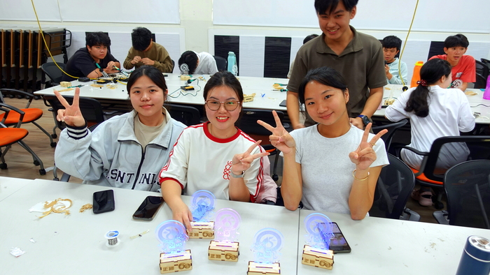 20251124【正修創客基地×工學院】雷射切割應用體驗工作坊-馬到成功小夜燈圖片