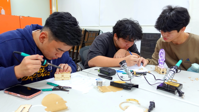 20251124【正修創客基地×工學院】雷射切割應用體驗工作坊-馬到成功小夜燈圖片