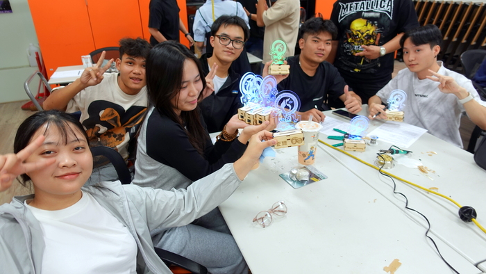 20251124【正修創客基地×工學院】雷射切割應用體驗工作坊-馬到成功小夜燈圖片