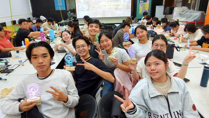 20251124【正修創客基地×工學院】雷射切割應用體驗工作坊-馬到成功小夜燈圖片