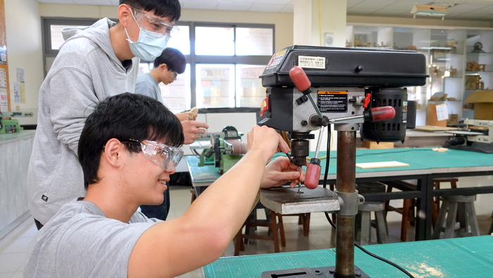 2025【正修創客基地×工學院】同儕學習社群研習-小型木工機台基礎應用及教育訓練工作坊圖片