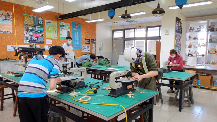 2025【正修創客基地×工學院】同儕學習社群研習-小型木工機台基礎應用及教育訓練工作坊圖片